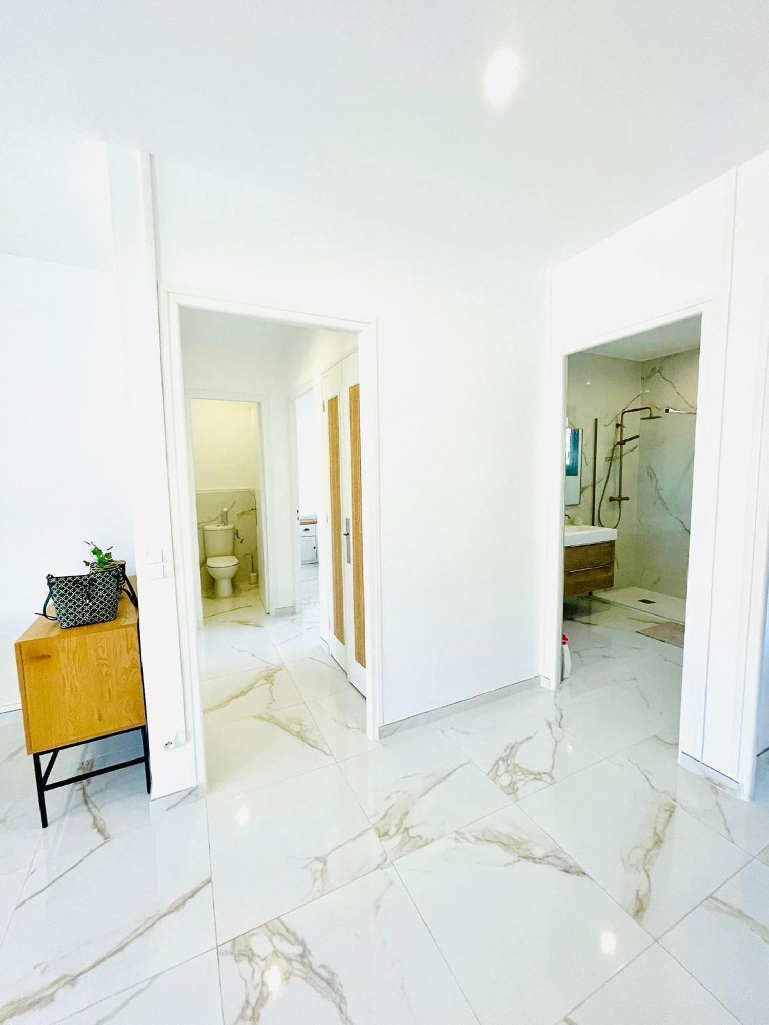 Appartement 2 1 Er Etage *